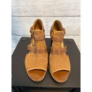 Naturalizer Tan Draft Sandal Size 7